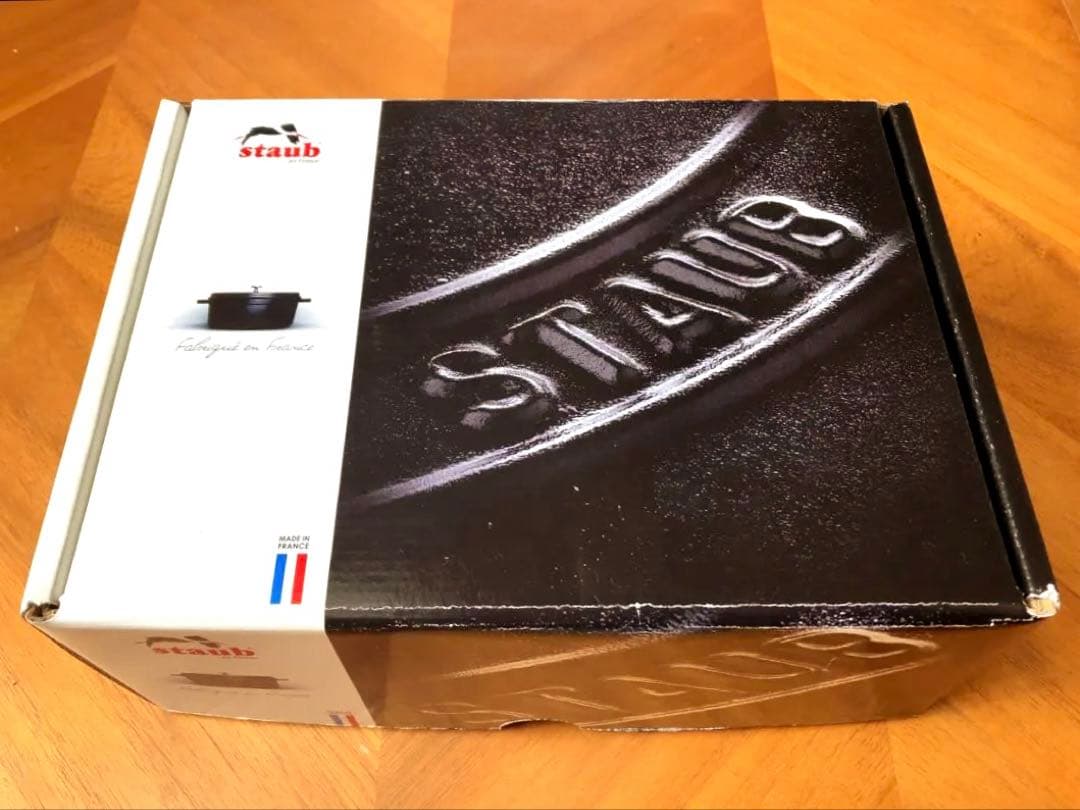 STAUB ストウブ ピコ ココットオーバル23cm チェリー レッド　鍋