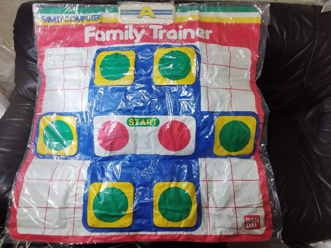 バンダイ ファミリートレーナー トレーニングマット２枚中古(ソフト 9本)