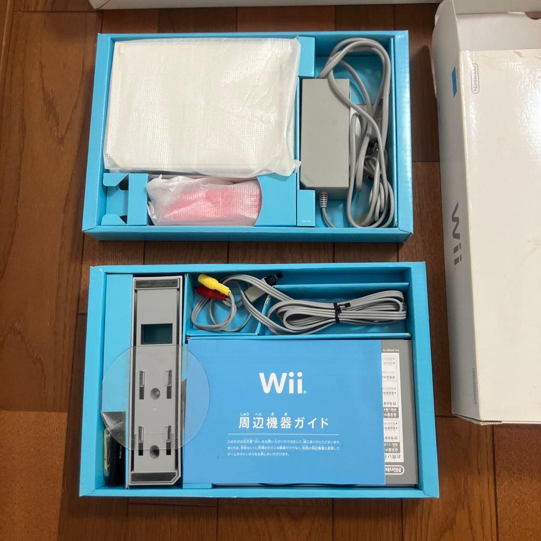 美品！ニンテンドー Wii  とWiiFitのセット