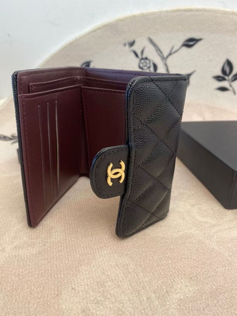 CHANEL三つ折り財布 マトラッセ キャビアスキン クラシック フラップ