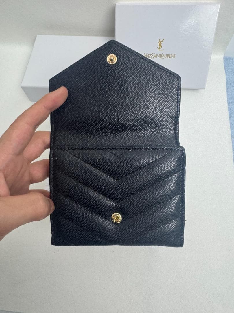 サンローランYSL キルティング 三つ折り ミニ財布 黒 コンパクトYSLロゴ