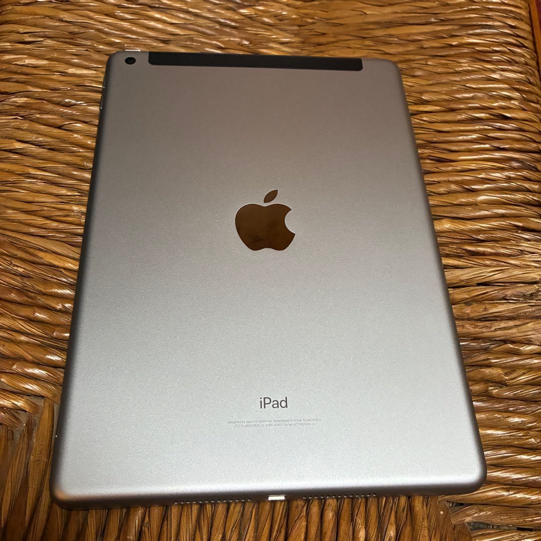 iPad 第5世代Wi-Fiモデル32GB SIMフリー スペースグレイ本体のみ