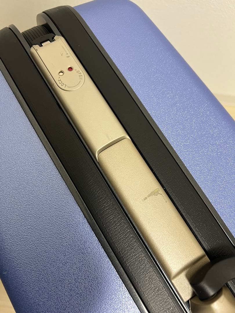 Samsonite ブルーのキャリーケース