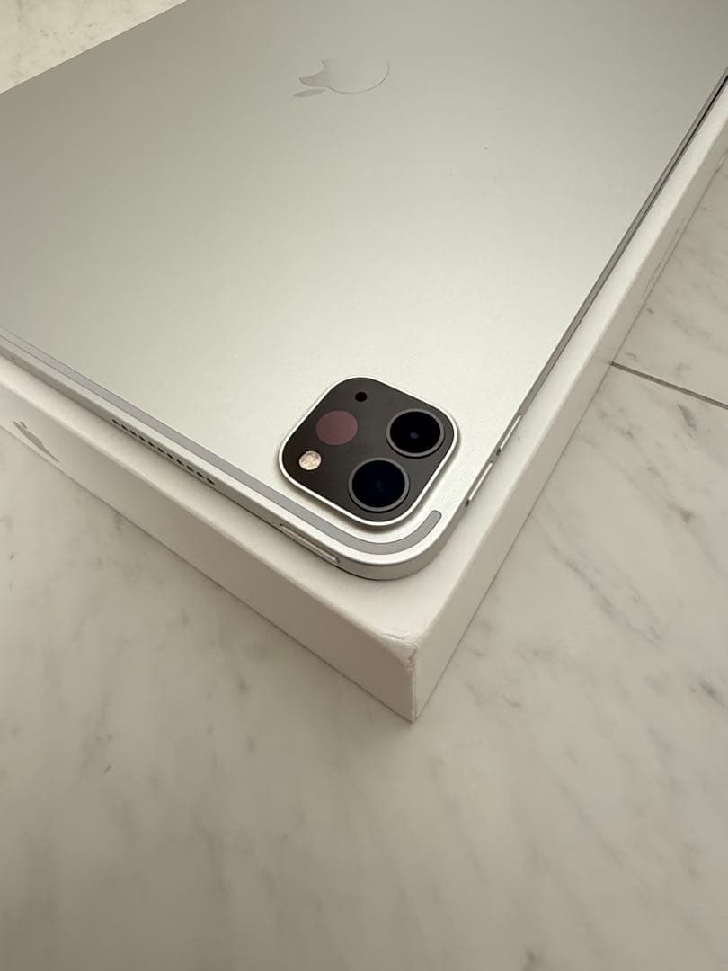 Apple iPad Pro 12.9インチ　第五世代　128GB WiFi