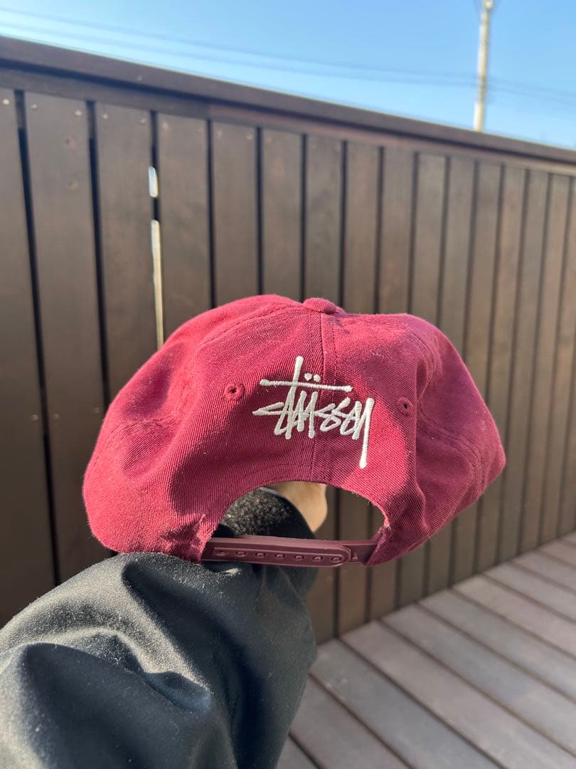 Stussy バーガンディ キャップ