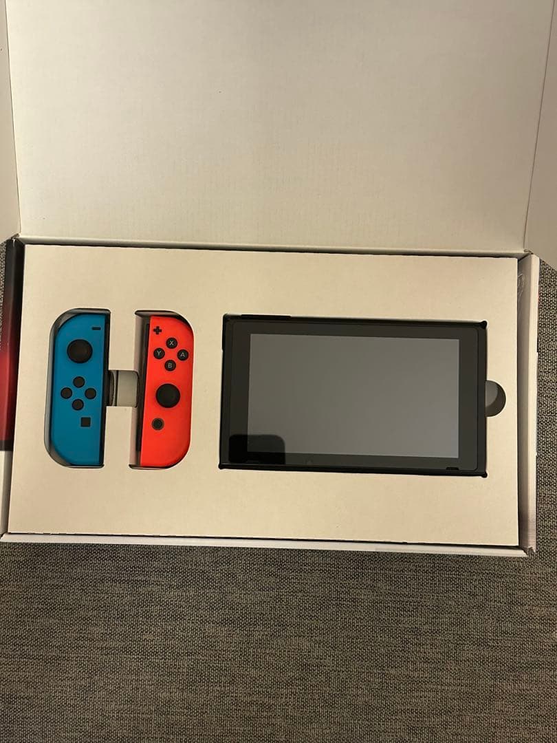 Nintendo Switch 本体 箱 付属品あり 送料込み