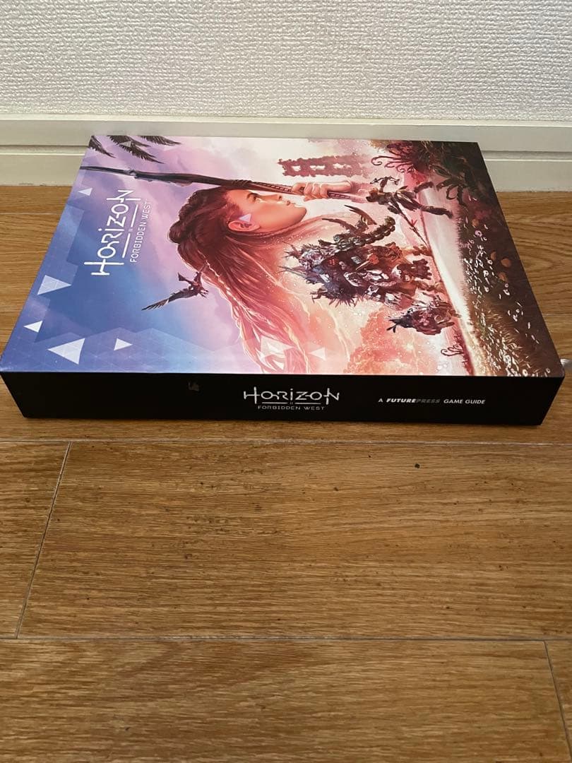 Horizon Forbidden West公式ガイドブック ハードカバー