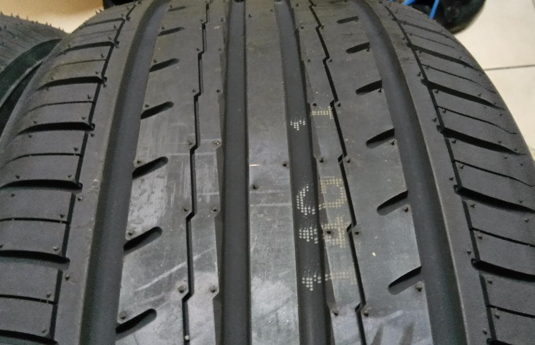送料込未使用2022年製ヨコハマブルーアースEs　ES32　　245/40R18