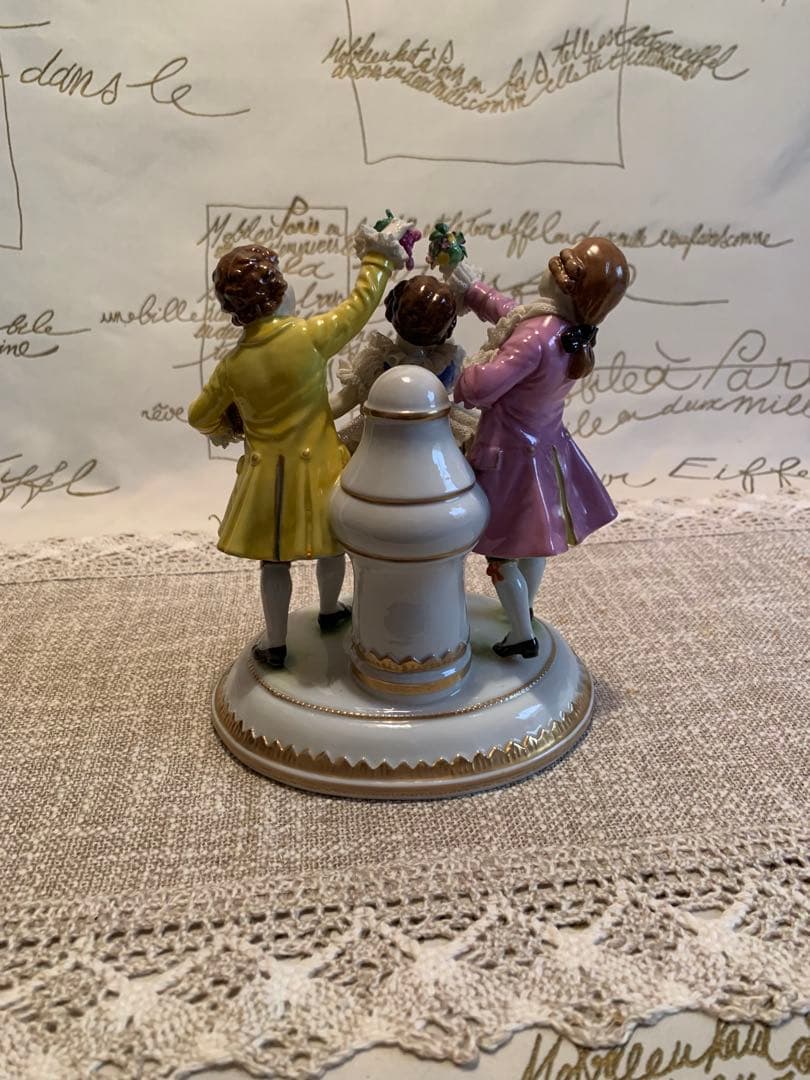 ドイツ製　アンティーク　ドレスデンの花遊びの子供達のお人形で全て可愛いです！