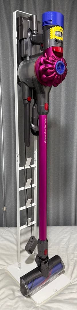 ダイソン v7 掃除機 + スタンド　バッテリー交換済