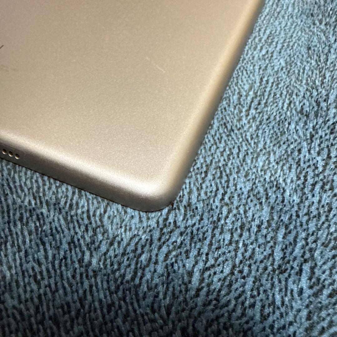 【美品】iPad 第5世代 Wi-Fi 32GB シルバー