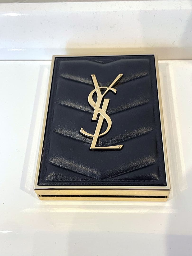 YSLクチュールミニクラッチ400＋ラディアントプライマー美品 ＋（おまけ付き）