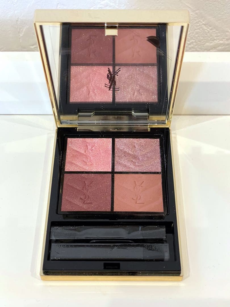 YSLクチュールミニクラッチ400＋ラディアントプライマー美品 ＋（おまけ付き）