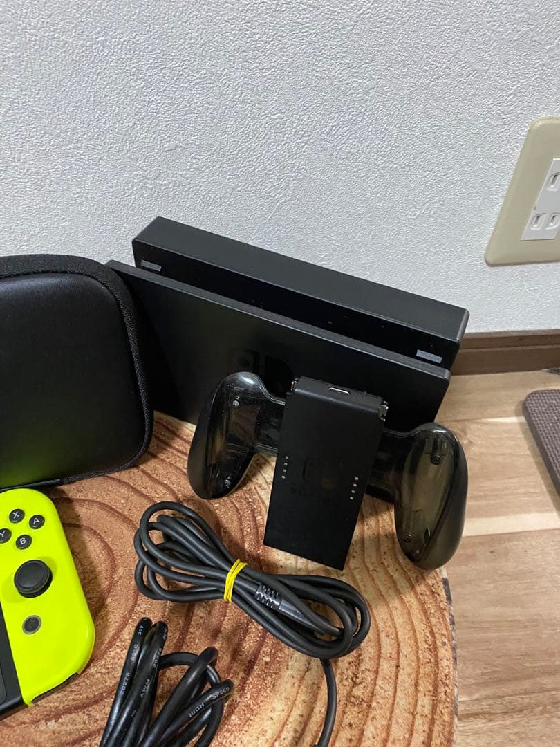 Nintendo Switch ニンテンドースイッチ本体BLU/YEL 箱無し①