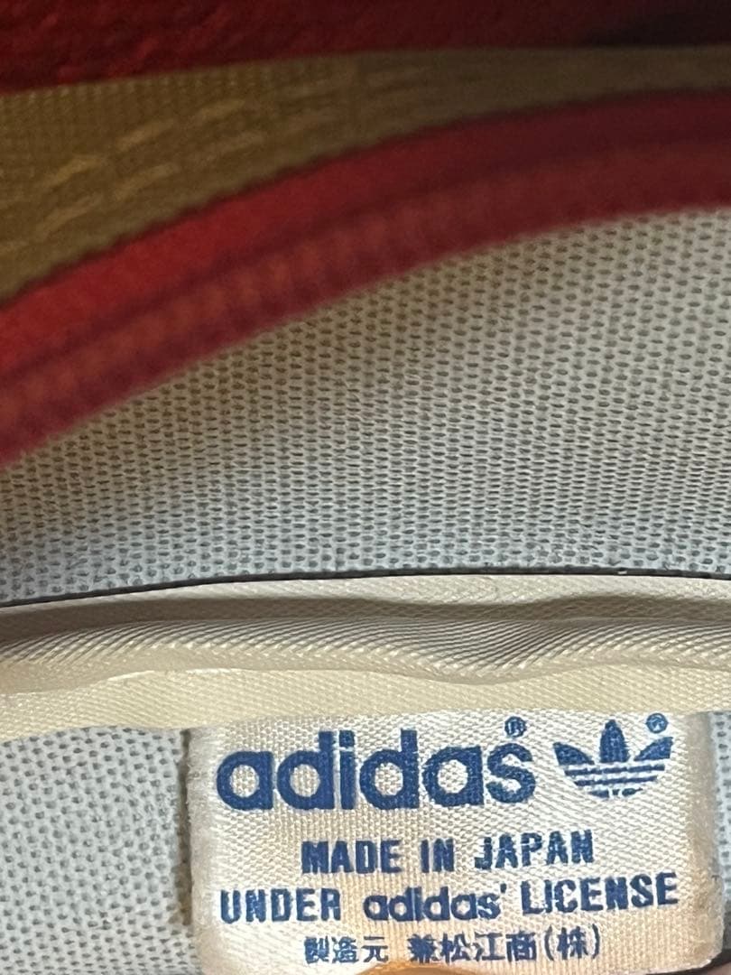 adidasスクバ90sレッド/グレー