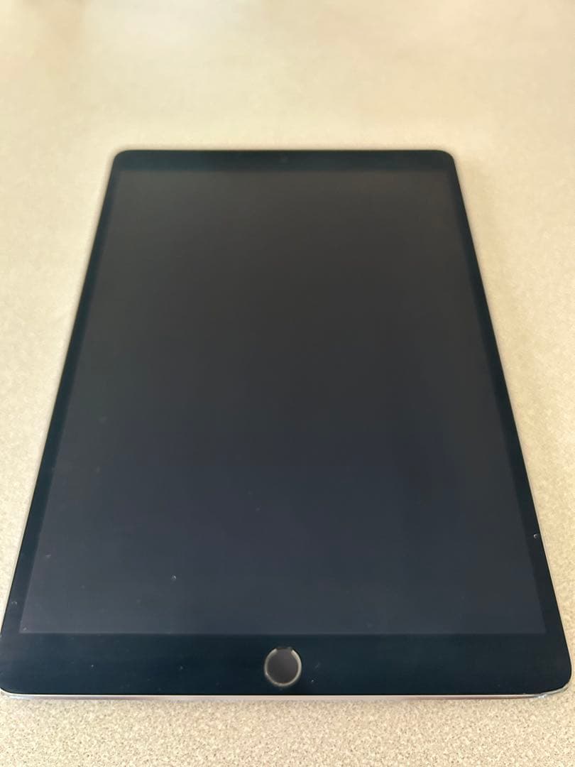 【ゆうと】【訳あり】iPad Pro 10.5インチ 64GB Wi-Fi