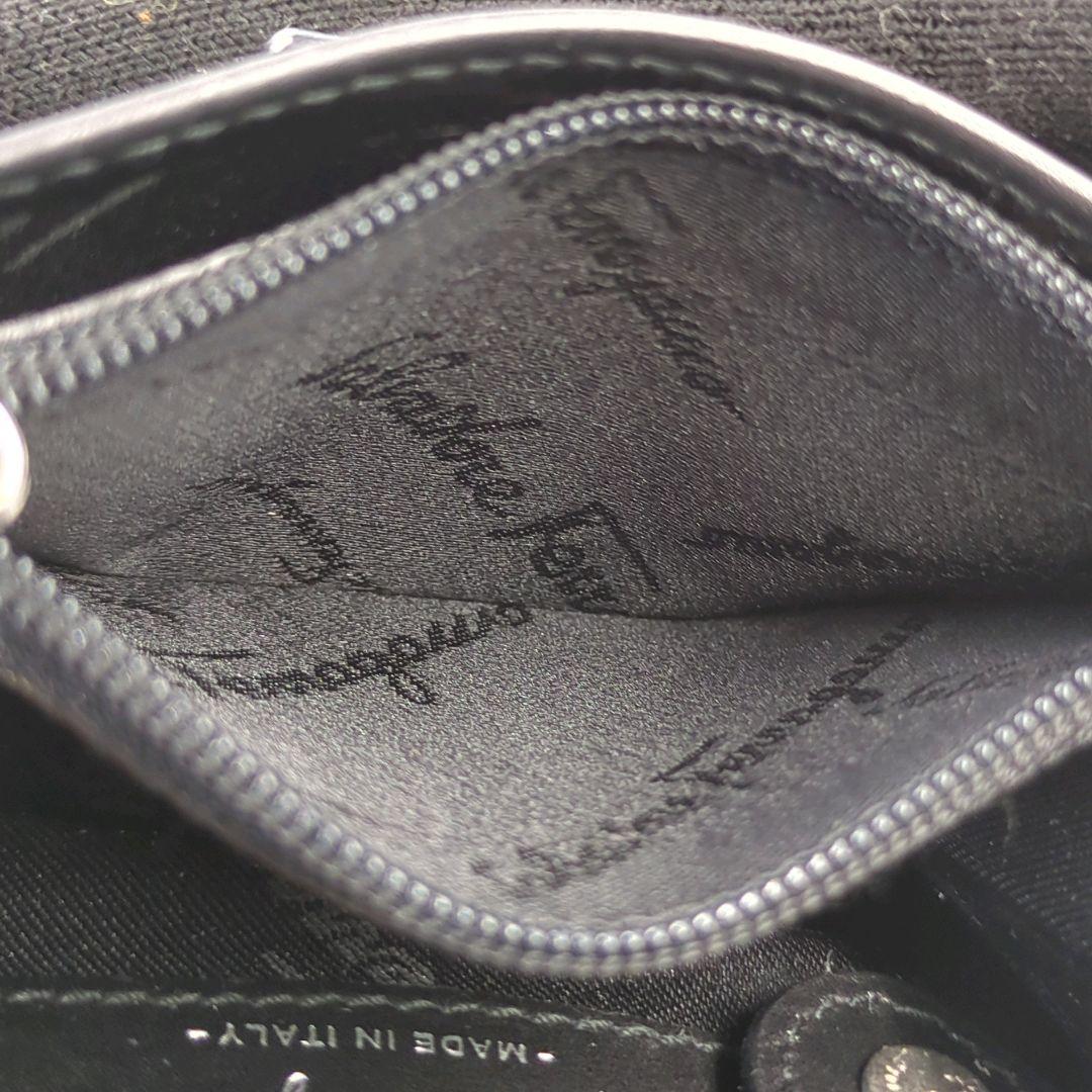 Ferragamo ガンチーニ 　ケース　 ブラック 男女兼用　ミニ財布