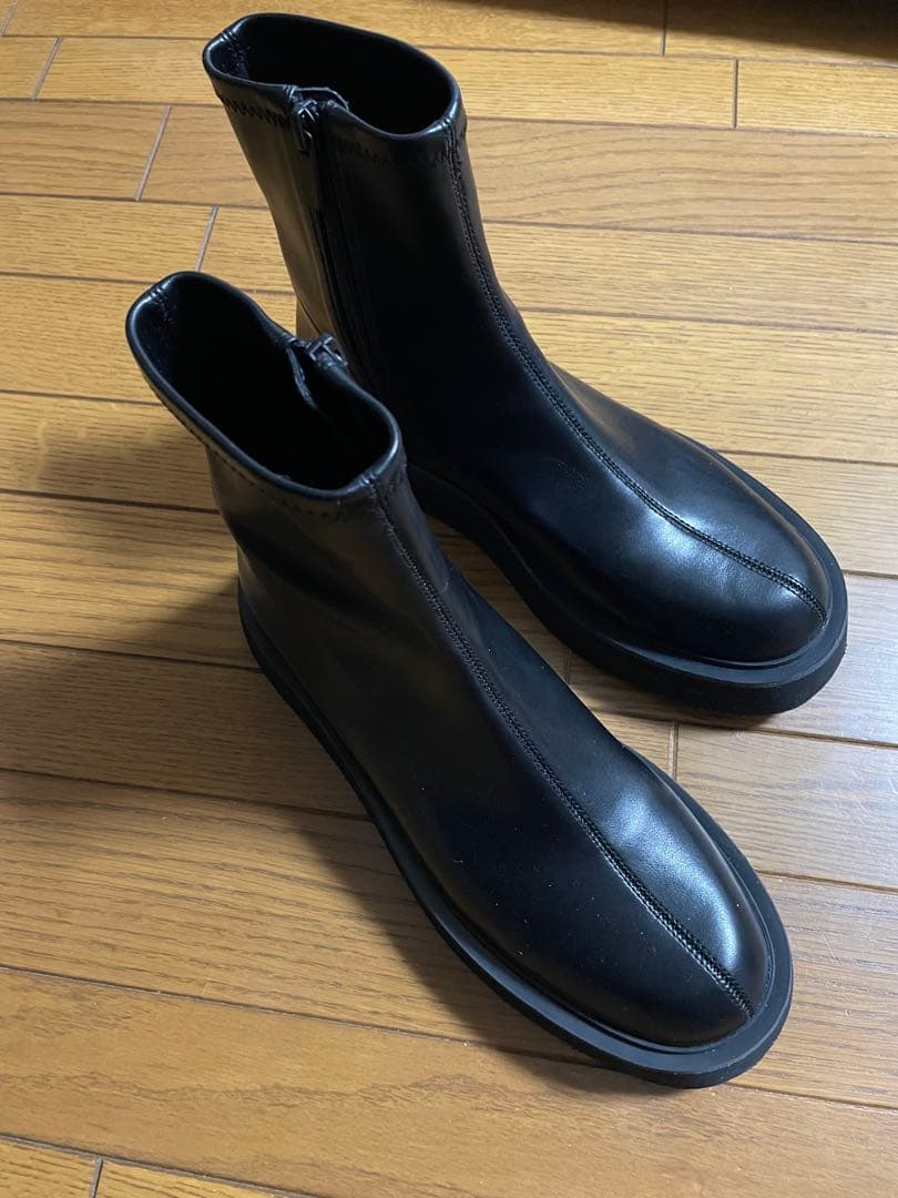 LE TALON GRISEラウンドプラットフォームショートブーツ
