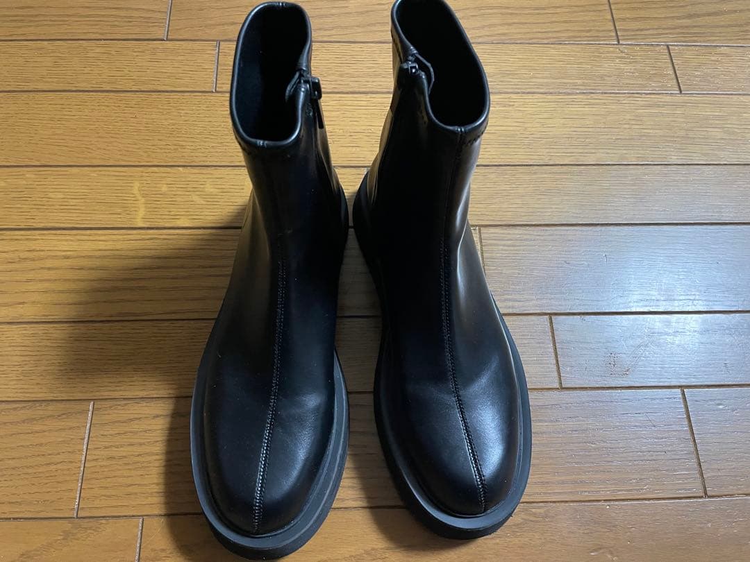 LE TALON GRISEラウンドプラットフォームショートブーツ