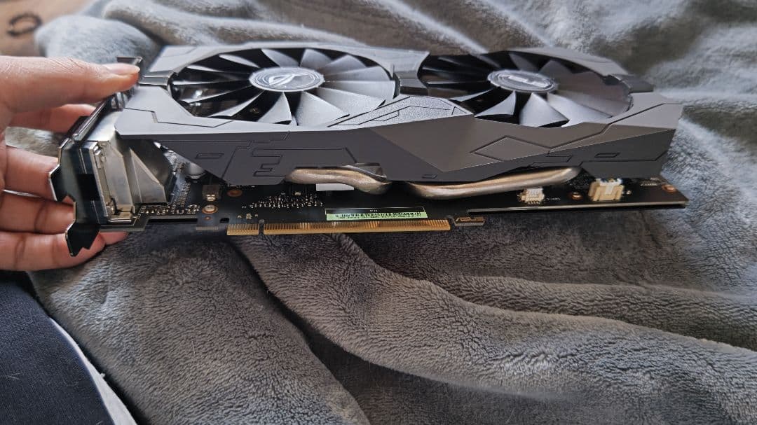 ASUS GTX 1050 Ti 4GB OC 動作確認済み