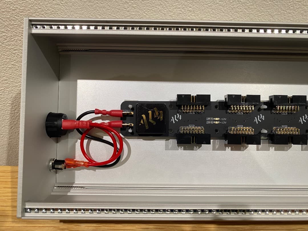 【ほぼ未使用】ALM Busyケース 84HP、カバー、ブランクパネル、電源付き