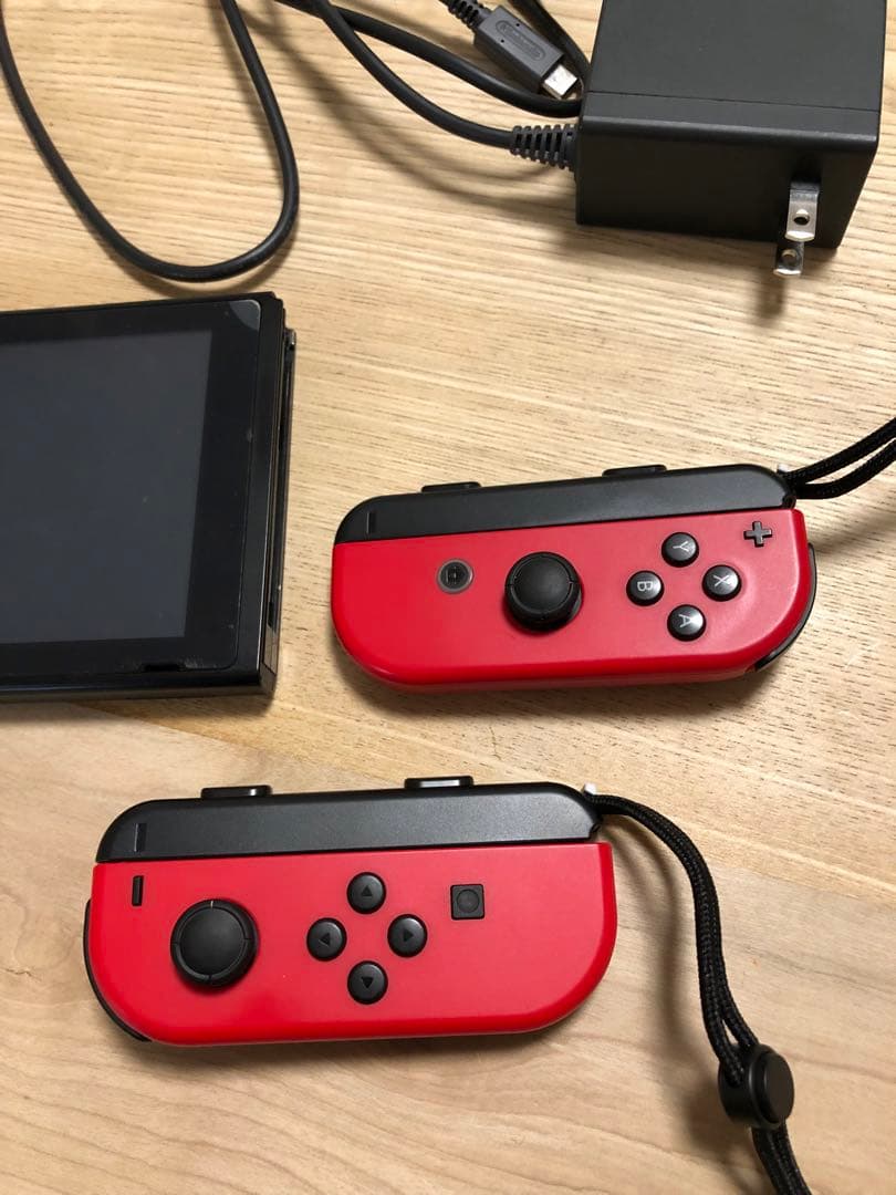 Nintendo Switch 本体 コントローラー赤