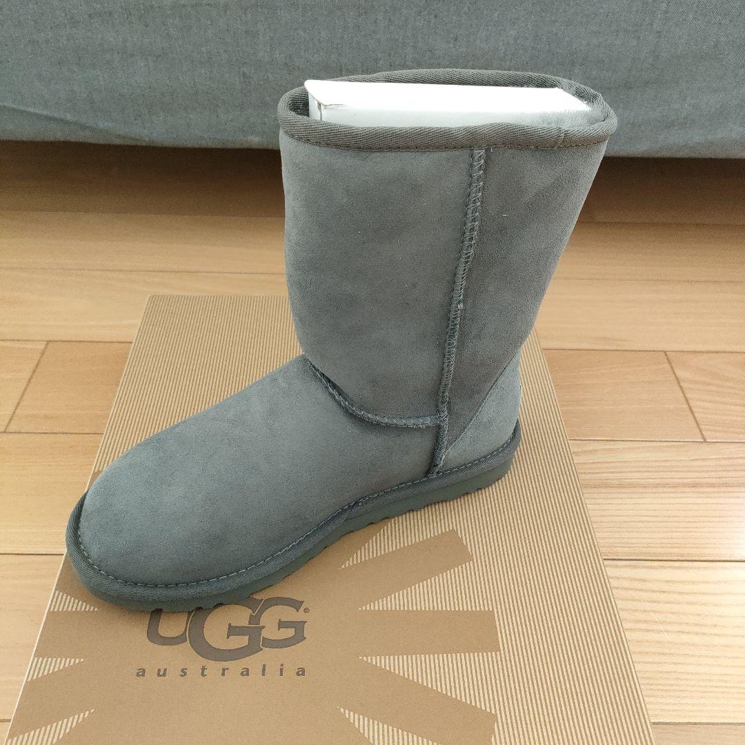 ●新品●UGG グレー ムートンブーツ　23センチ