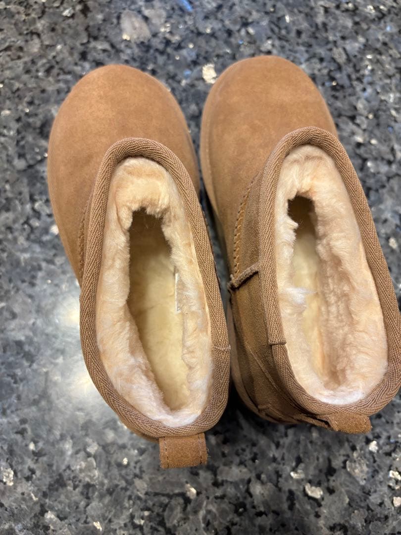 UGG⭐︎Classic Ultra Mini Platform⭐︎6⭐︎23cm