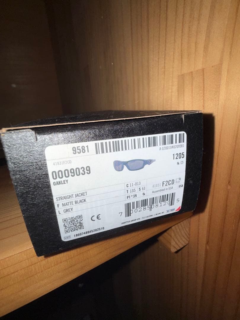 OAKLEY OO9039 ストレートジャケット 61
