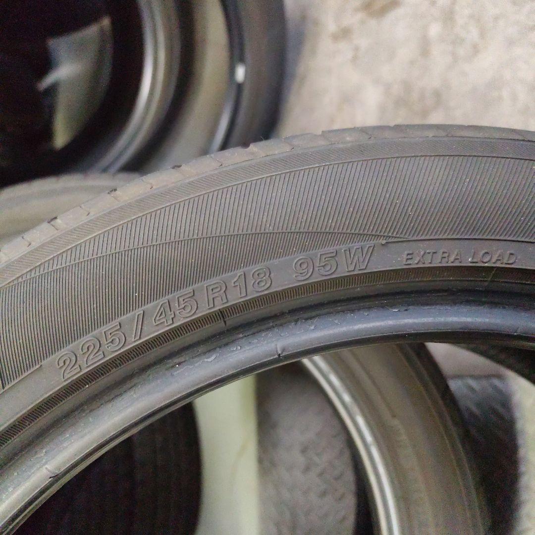 ①YOKOHAMA BluEarth Es ES32 225/45R18 2本
