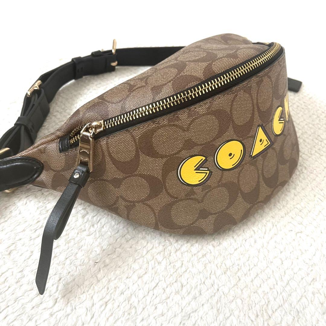 美品　COACH　 パックマン コラボ ウエストポーチ　ボディバッグ　PVC 革