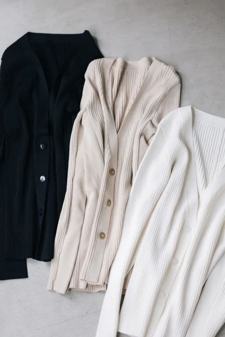 新品、pois、compact rib cardigan（カーディガン）ベージュ