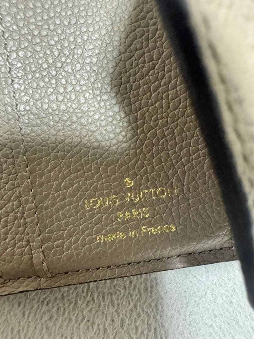 ルイヴィトン　財布　ポルトフォイユゾエ