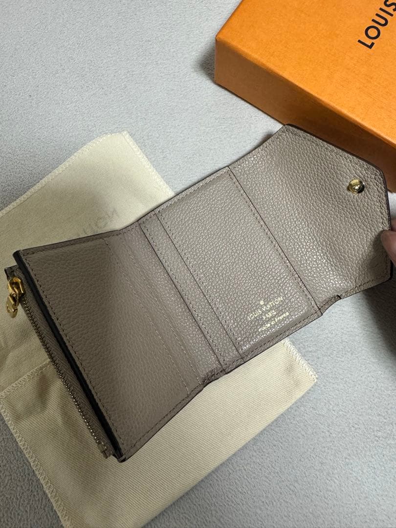 ルイヴィトン　財布　ポルトフォイユゾエ