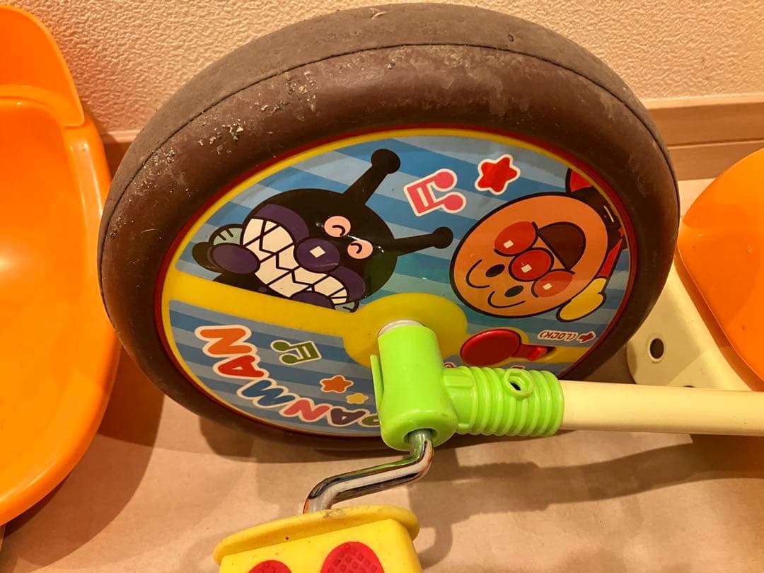 アンパンマン デラックス　ブザー付きおでかけ三輪車