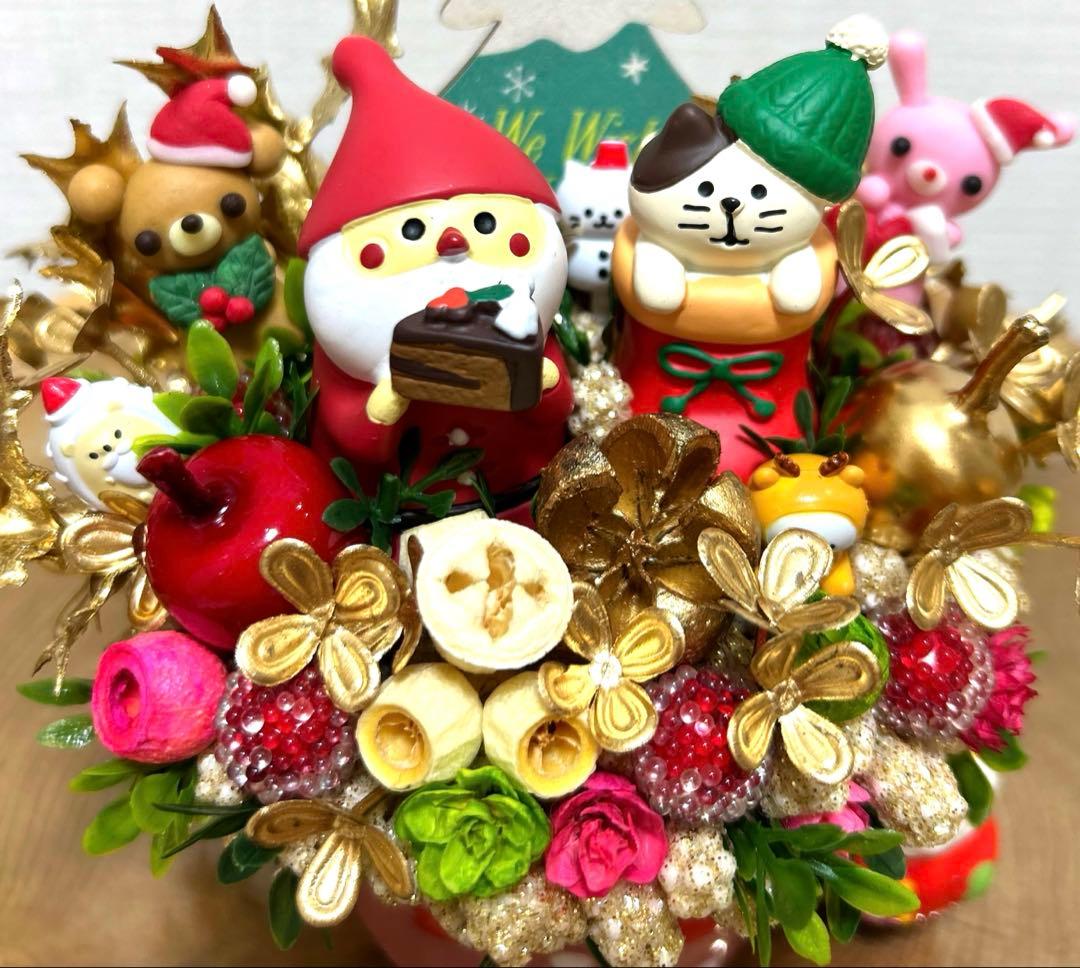 ☆豪華なクリスマスオブジェ☆2025☆大きな松ぼっくりのツリーとケーキ☆