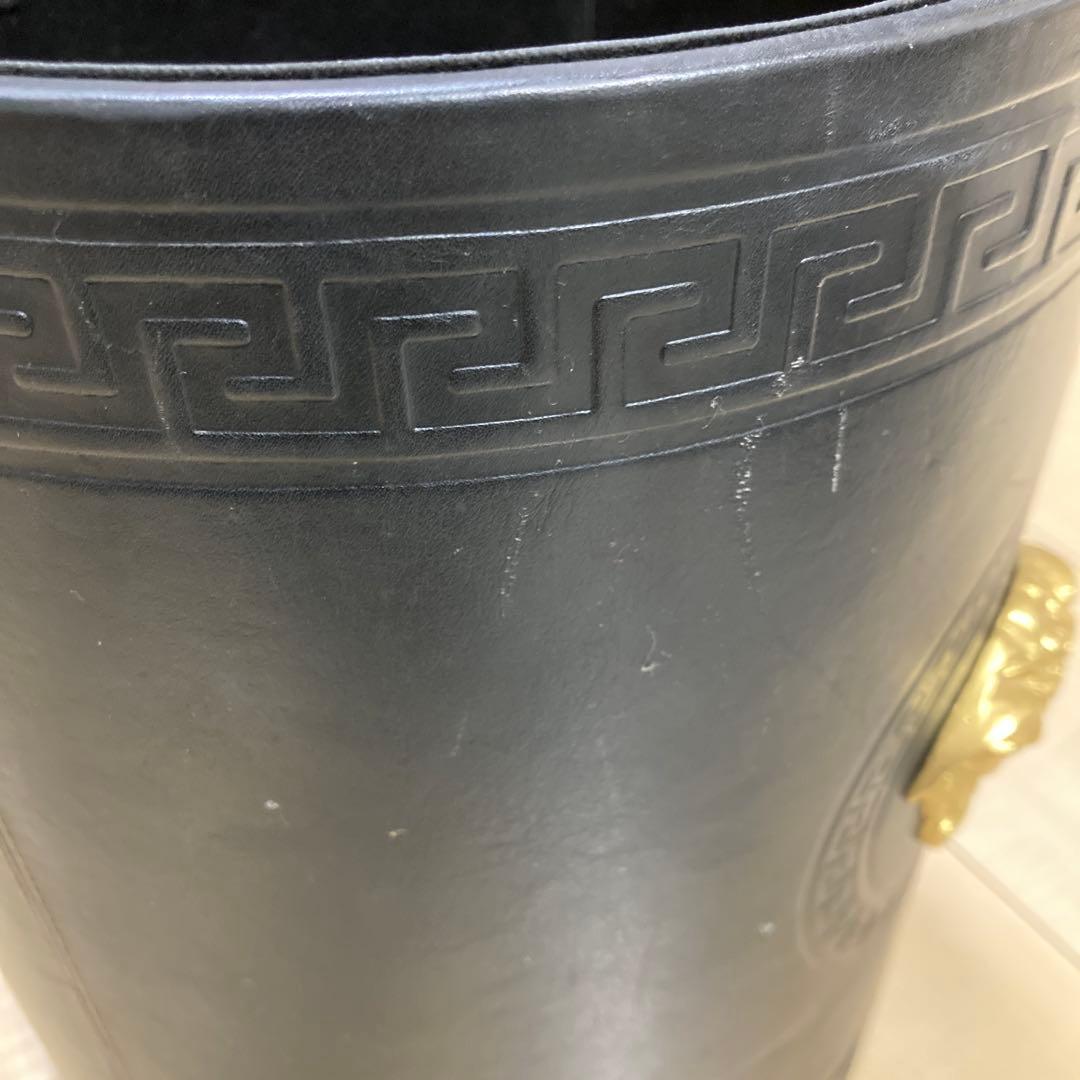 ベルサーチ　黒色　ゴミ箱　イタリア製　インテリア　中古品