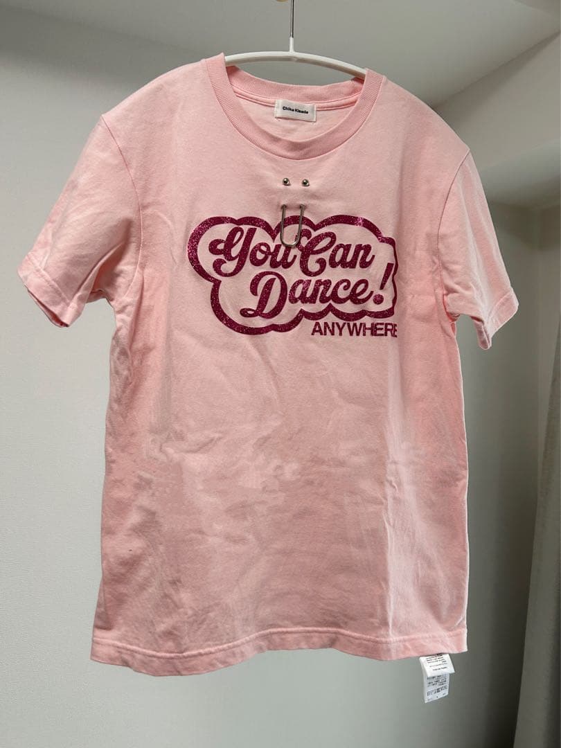 Chika Kisada Tシャツ