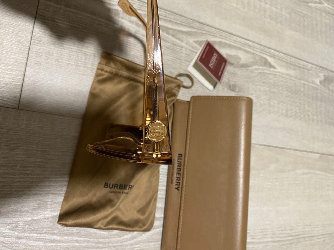 BURBERRY ブラウン サングラス