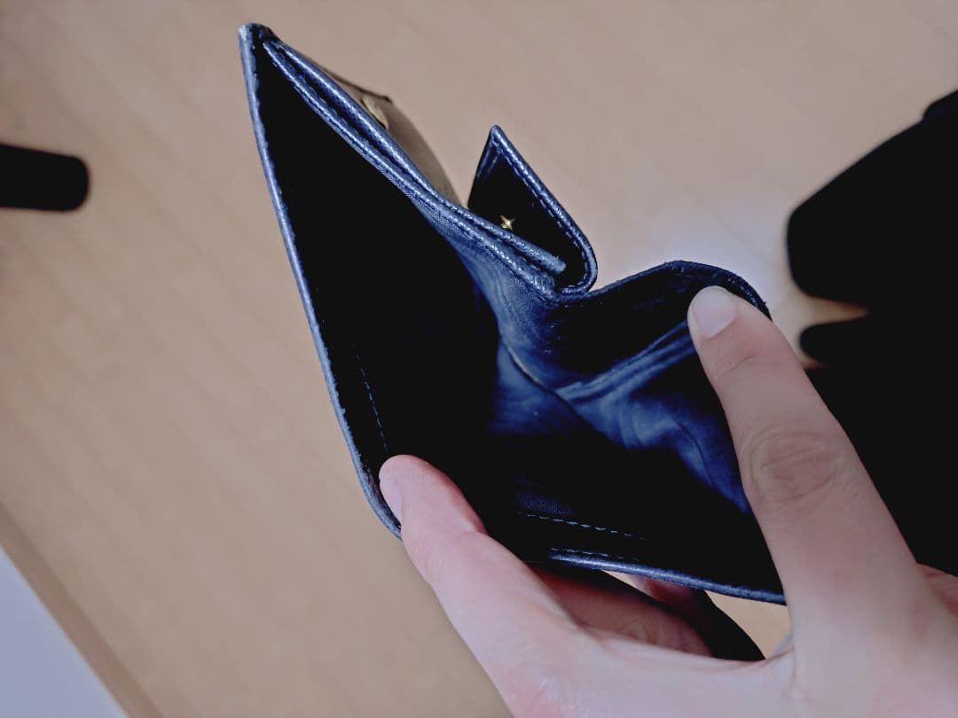 PRADA 二つ折り 財布 エピ レザー　ブラック