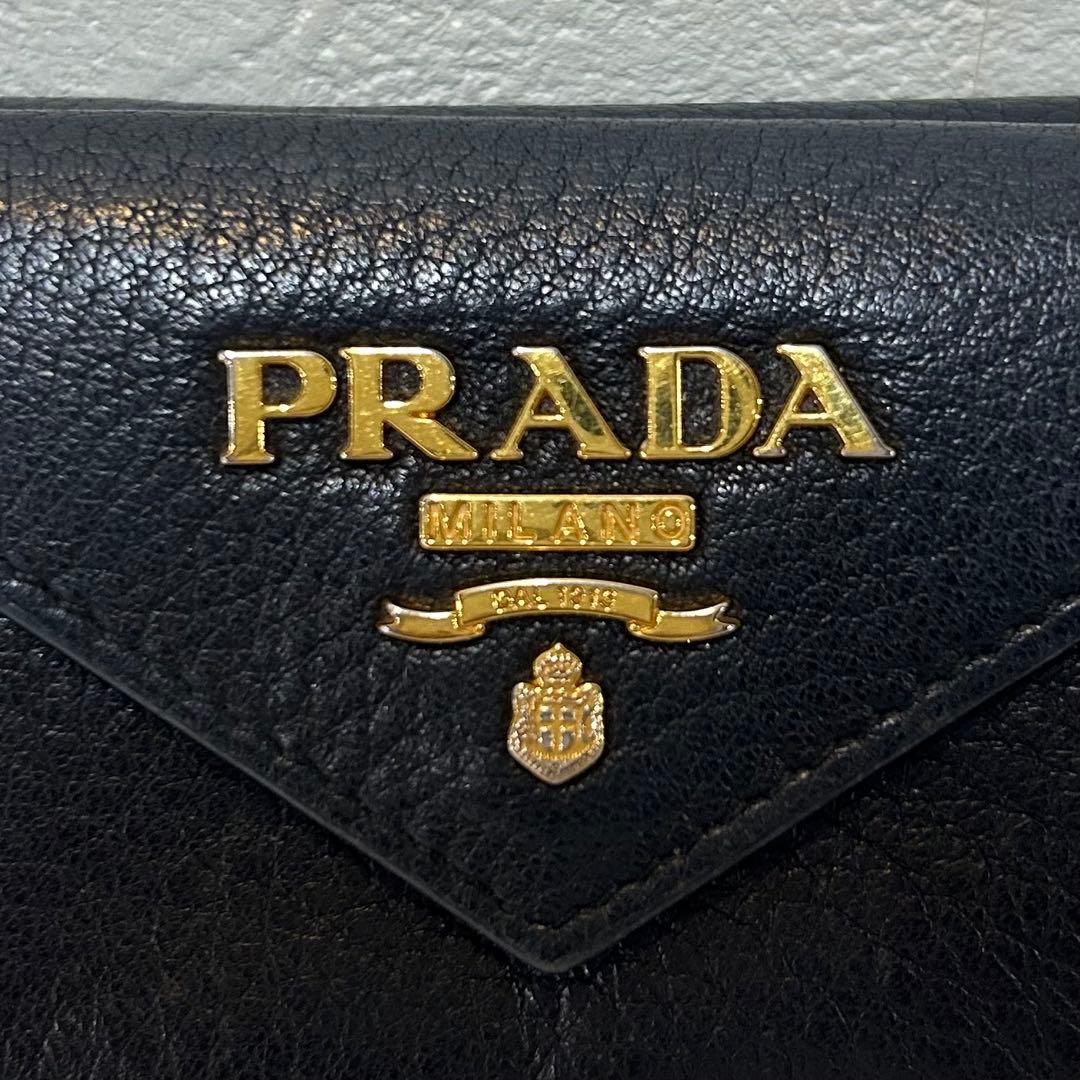 PRADA プラダ 三つ折り財布 正規品！