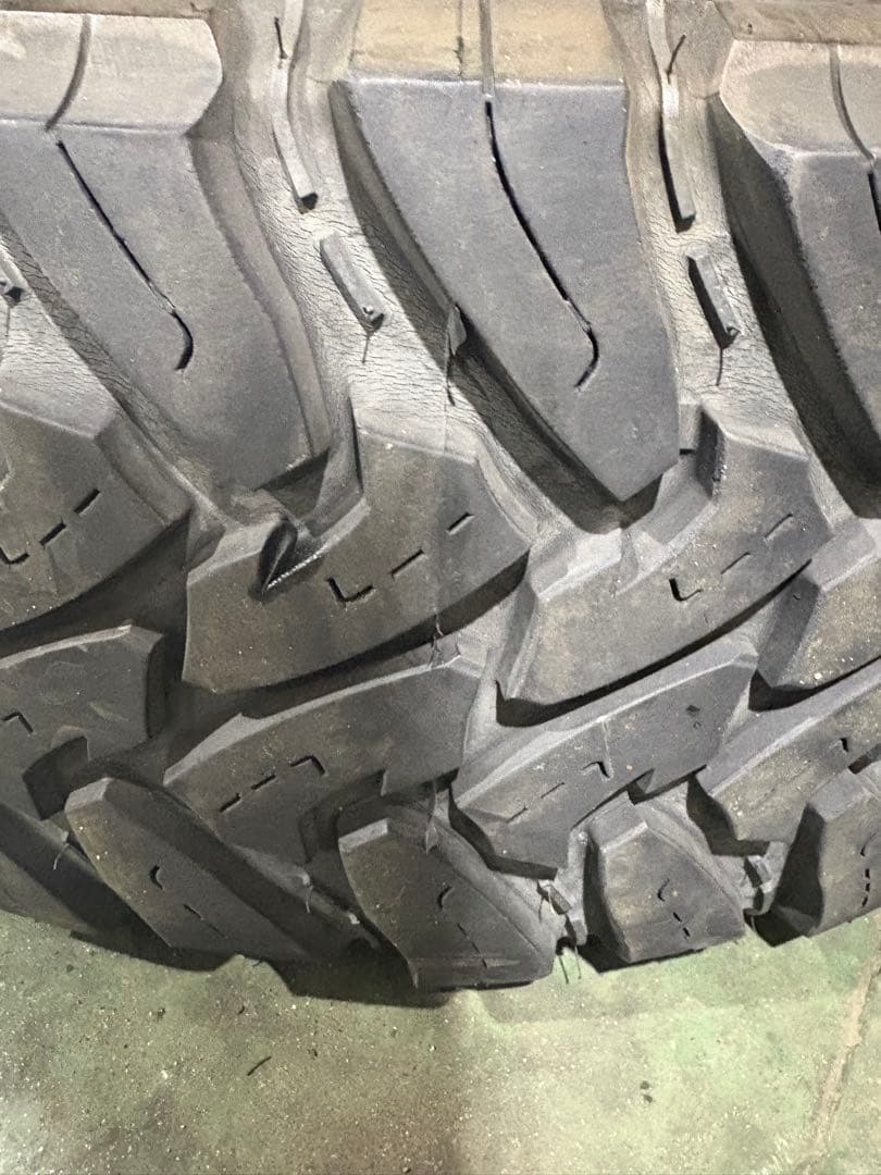 305/70R16 mtタイヤ