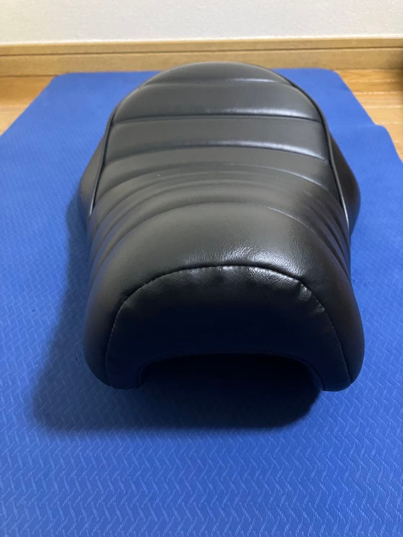 ハーレー　スポーツスター　純正シートXL883N アイアン