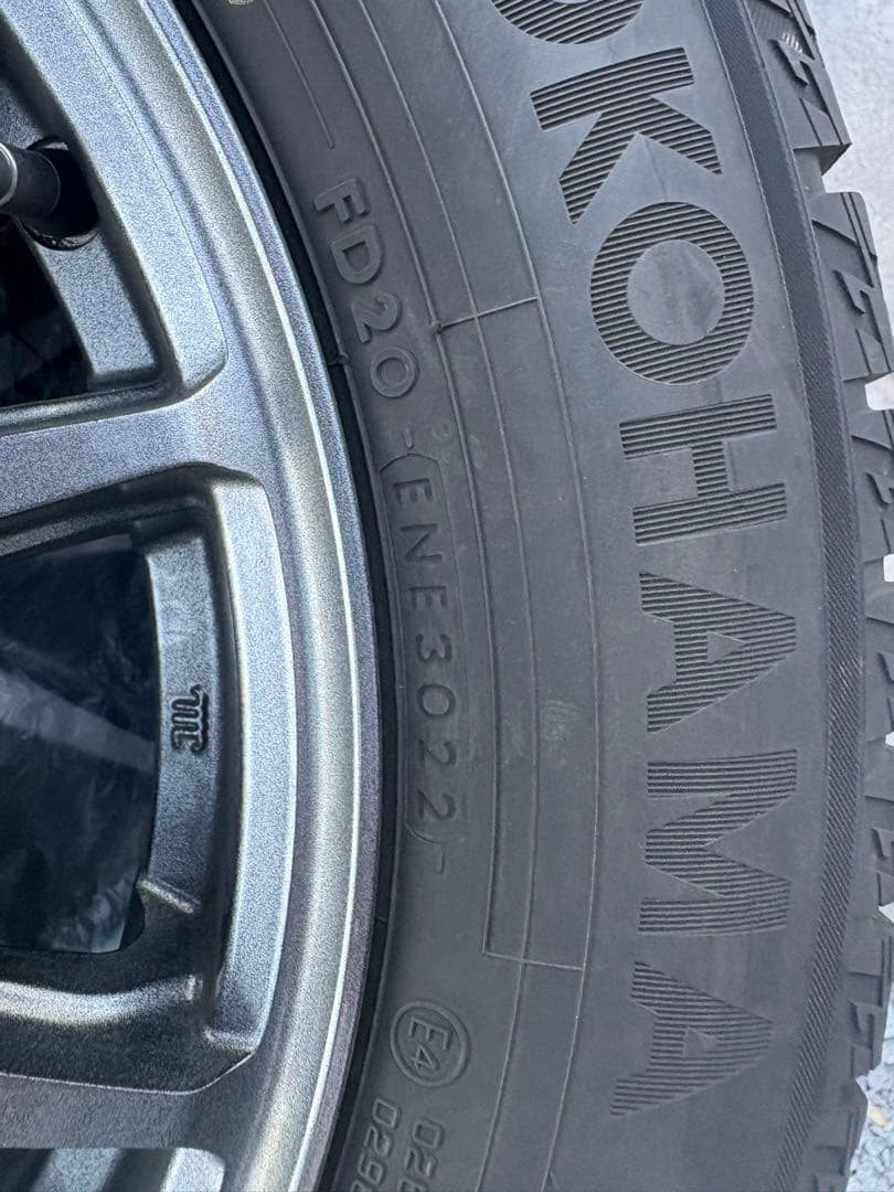 YOKOHAMA 205/60R16 スタッドレスタヤ「引き取り限定」