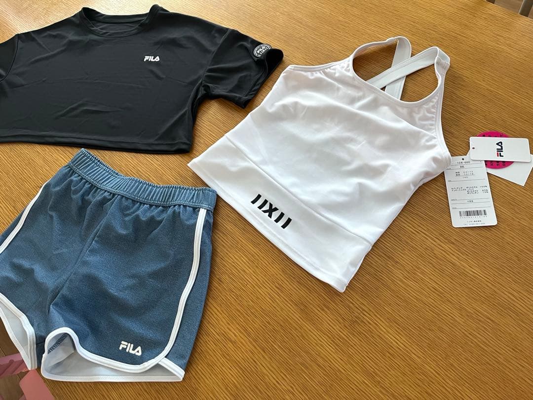 水着 「FILA/フィラ」キッズ短丈セパレート水着3点セット キッズ　新品