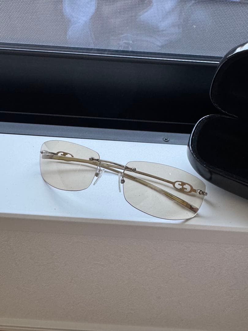 GUCCI メタルフレーム サングラス