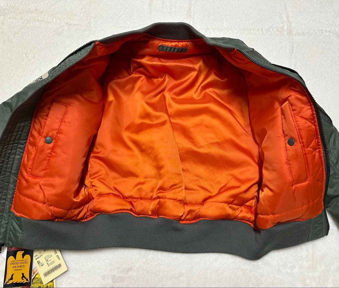 ヨ◯sold out【新品 未着用】AVIREX フライトジャケット M