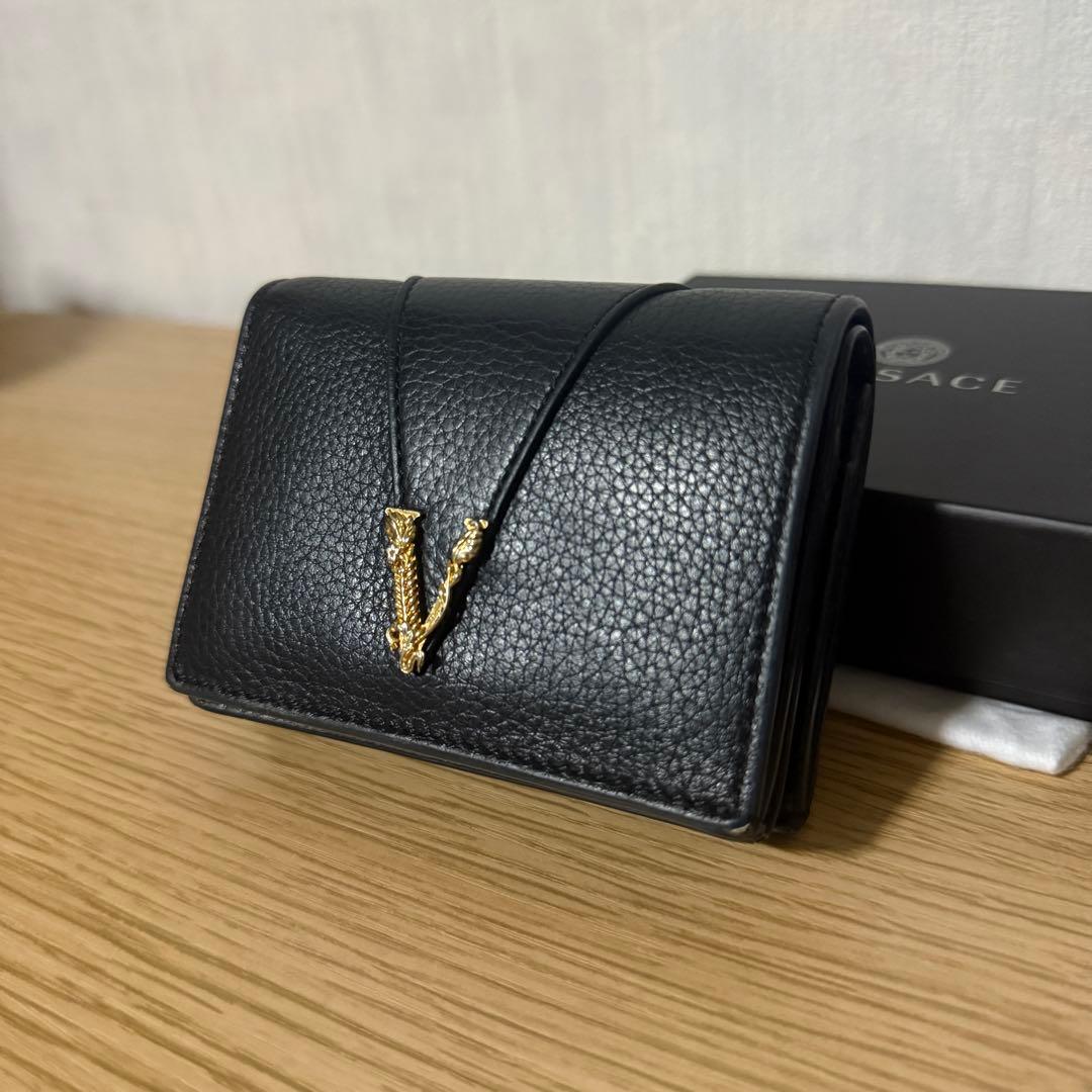 VERSACE ブラック 二つ折り財布　ベルサーチ