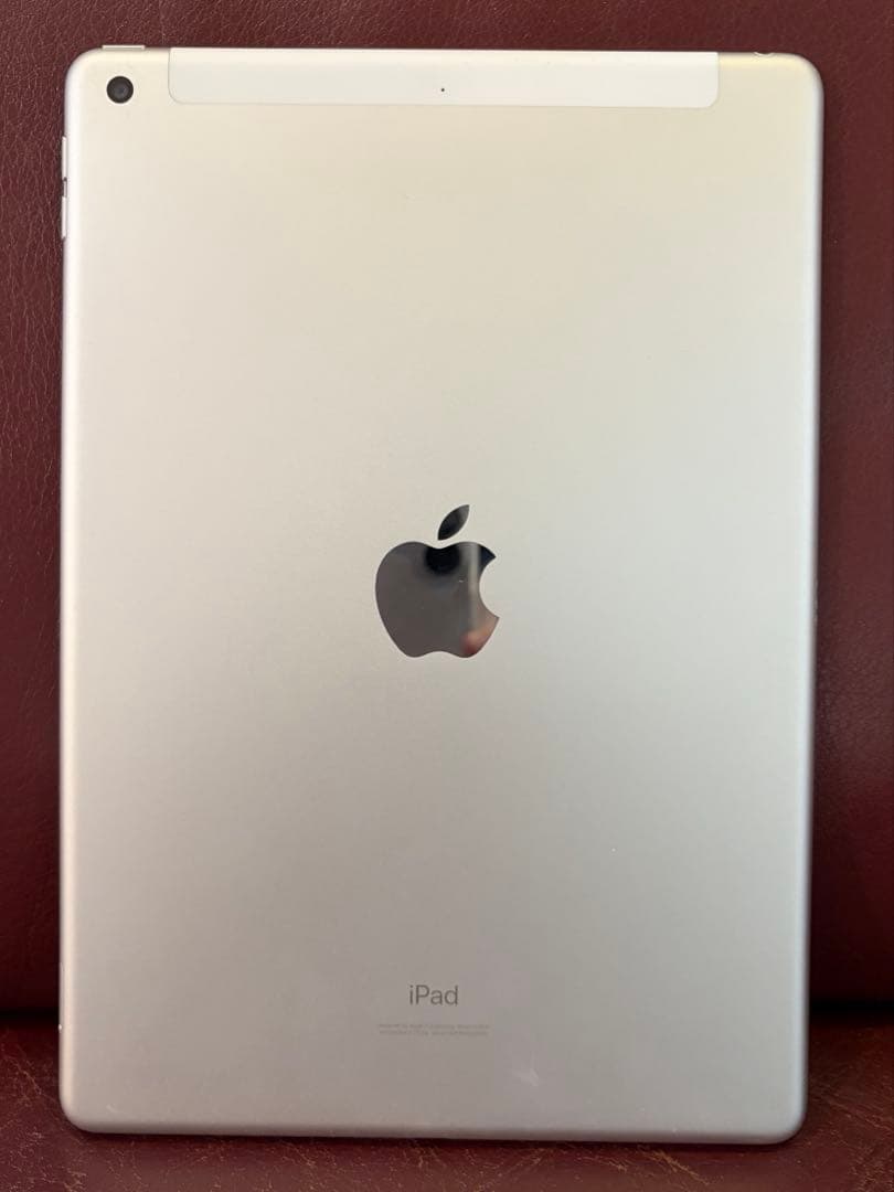 【美品】Apple iPad 8世代 32GB SIM フリー