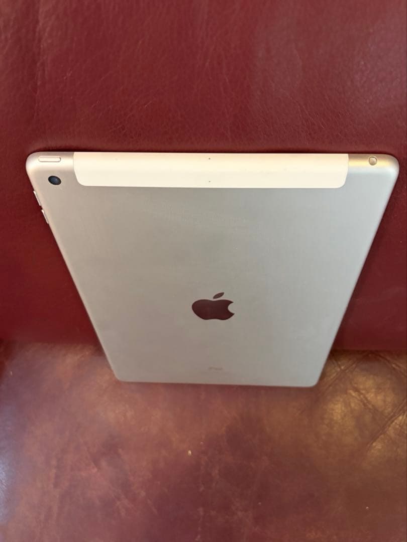 【美品】Apple iPad 8世代 32GB SIM フリー